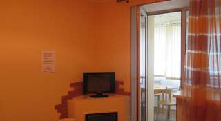 Гостиница Mini Hotel Uyutnoe Prozhivanie Томск Бюджетный двухместный номер с 1 кроватью-6