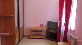 Гостиница Mini Hotel Uyutnoe Prozhivanie Томск Четырехместный номер с балконом-4